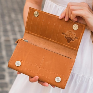 Cartera de mujer personalizada | Cartera de viaje de cuero desgastado | Monedero grabado personalizado