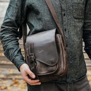 Men&#39;s Brown Leather Shoulder Bag | Retro Messenger Bag | Personalized Leather Crossbody Bag | Men&#39;s Leather Purse | Gift for Men
