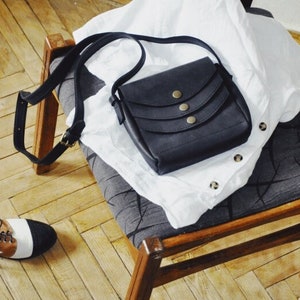 Small crossbody bag Black crossbody bag Cross body purse Saddle bag Personalised leather bag for women Monogram crossbody bag