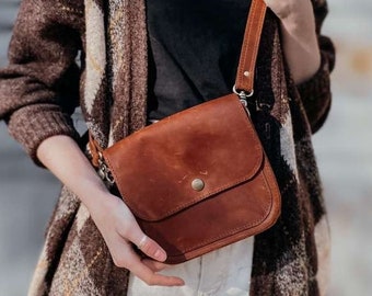 Brown Leather Crossbody Bag – Small Soft Leather Shoulder Purse – Everyday Hands-Free Bag for Women – Full Grain Minimalist Gift for Her