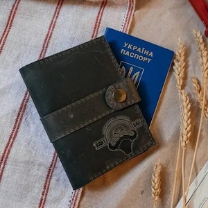 Leren paspoorthoes | Aangepaste paspoorthouder | Gepersonaliseerde paspoort portemonnee | Reisaccessoires| Verontrust leer, 12 kleuren beschikbaar