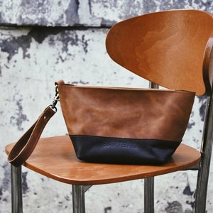 Makeup bag personalized Leather cosmetic bag Leather toiletry bag Makeup bag bridesmaid gift