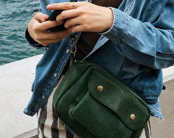 Leather Crossbody Bag for Women, Personalized Green Leather Purse, Handmade Small Shoulder Bag, Everyday Leather Handbag, Gift for Her