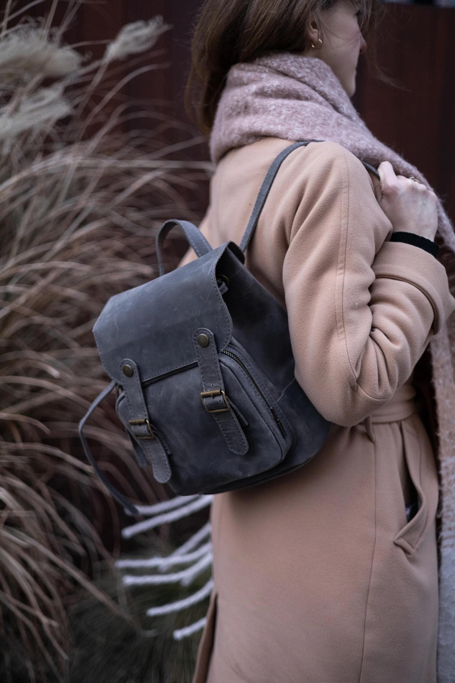 Leather Backpack Purse for Women Retro Handmade Small Casual? Compact Vintage Tan Leather Backpack for Women - Chic  main image 3