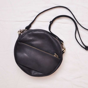 Black leather crossbody bag small black leather purse round bag image 2