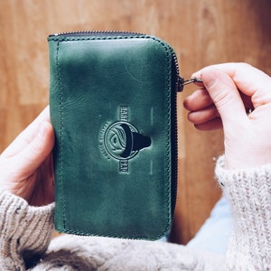 iPhone case wallet Credit Card Wallet Green Leather Wallet Woman Phone wallet Wrist wallet image 4