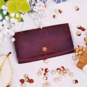 Linda cartera de cuero burdeos para mujer - Cartera de teléfono larga grabada y personalizada, regalo perfecto para damas con estilo