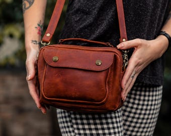 Leather Crossbody Bag for Women, Personalized Leather Purse, Cognac Shoulder Bag, Handmade Everyday Handbag, Gift for Her