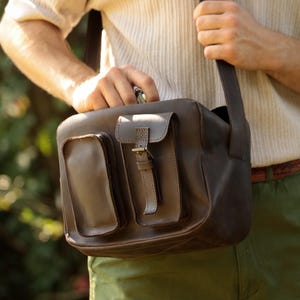 Sac en cuir personnalisé pour hommes | Cartable en cuir marron | Sac photo à bandoulière pour hommes | Cadeau en cuir fabriqué à la main