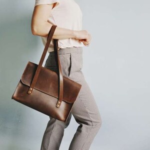Cartera de cuero para carpeta de archivos para mujer, bolso de cuero para portátil Coffee