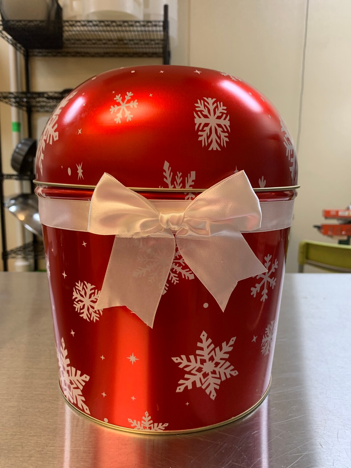 Empty Christmas Popcorn Tin 1.75 Gallon Red with Snowflakes Etsy