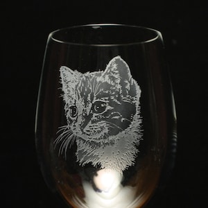 Cat Kitten Pet engraved 350ml wine glass gift present