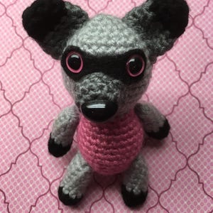 Crochet Raccoon // crochet animal toy // amigurumi raccoon // handmade raccoon // stuffed raccoon // stuffed woodland creature