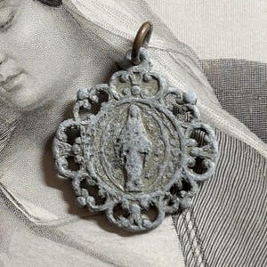Antique Virgin Mary medal from France, Mary protection medal made in the XIXth century