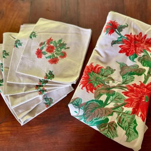 Vintage French tablecloth, rectangle cloth decorated with red dahlias made in France in the 1960's (Table cloth with 6 napkins) RefA7