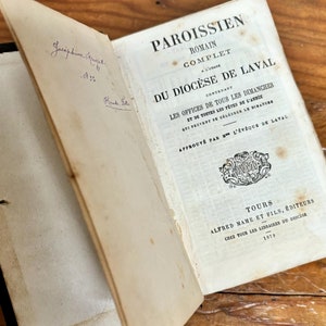 Antique catholic Roman parishioner in French and Latin &quot;Paroissien Romain Complet du Diocèse de Laval&quot; 1879 by Mame edition