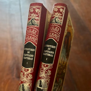 Vintage illustrated novel in French by Jules Verne in 2 volumes &quot;Les Aventures du Capitaine Hatteras&quot;  edition Famot 1979