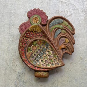Beautiful little vintage Spanish tray in the shape of a rooster, colorful terracotta rooster made in Spain in the 1980&#39;s RefA8