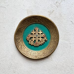 Small antique decorative brass tray made in Jerusalem in the 1960&#39;s