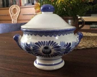 Beautiful vintage little white and blue tureen signed Henriot Quimper from Brittany France with flower patterns, faience de Quimper RefA6