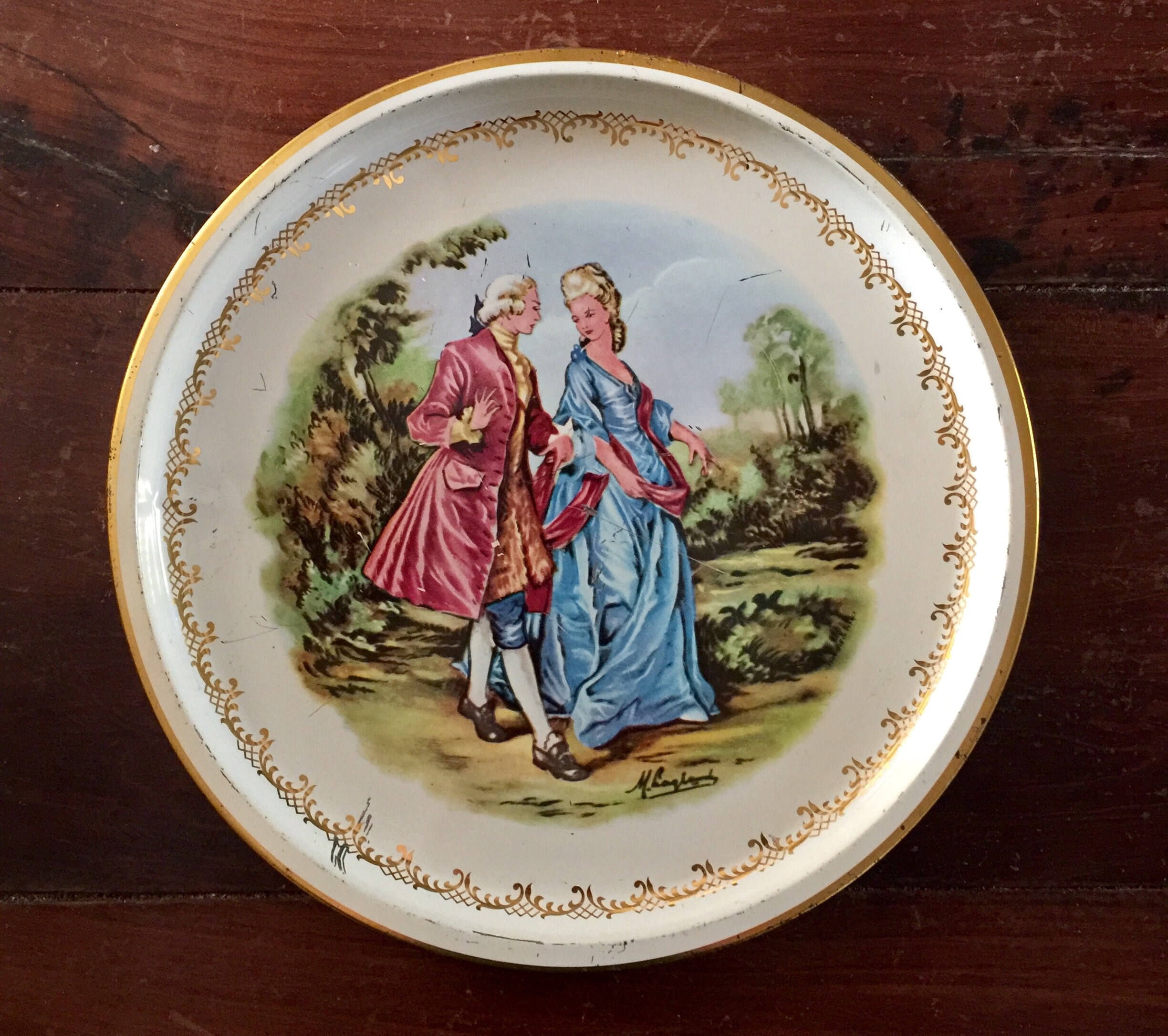 Charmant Plateau de Service Métallique Vintage Décoré d'une Scène Galante Romantique Du Xviiie Siècl