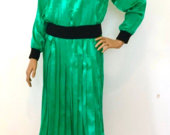 Vintage 1980s Adrianna Papell 2 Piece Pure Green Silk Jacquard Keyhole Top, Skirt Set, Outfit, 8
