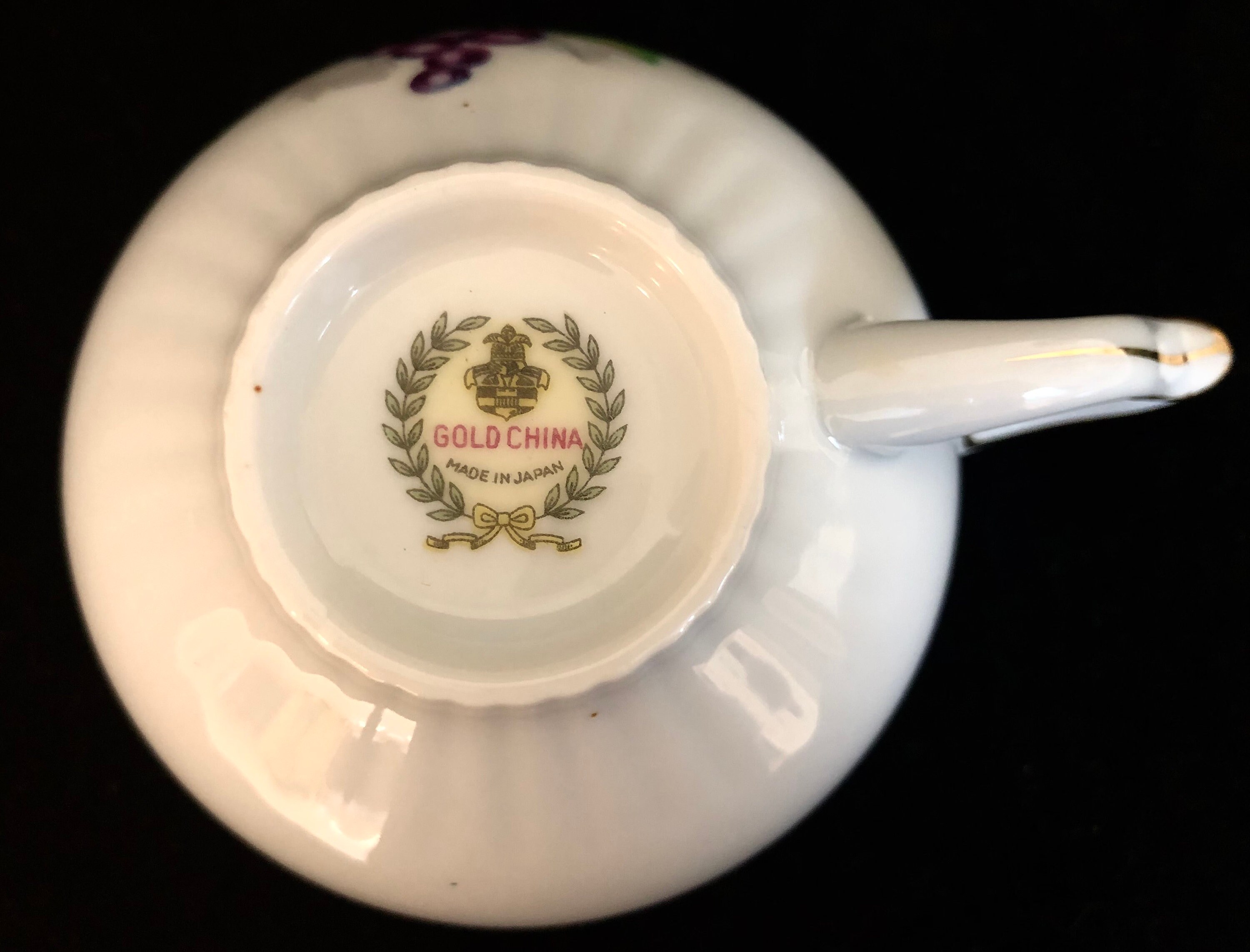 Vintage 1960s Gold China of Japan Tea Cup, Grapevine Leaves Vintage 1960s Gold China of Japan Tea Cup, Grapevine Leaves