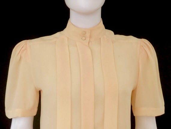 Vintage 1970s Ship 'N Shore Retro, Soft Yellow, S… - image 3