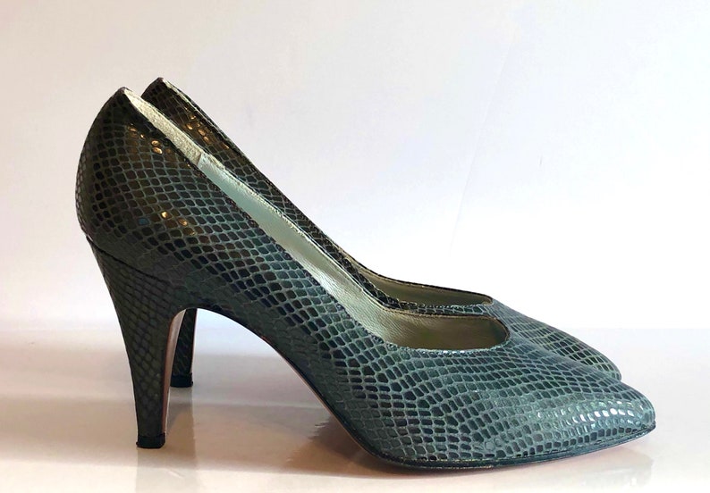 snakeskin high heel shoes
