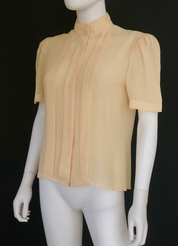 Vintage 1970s Ship 'N Shore Retro, Soft Yellow, S… - image 1