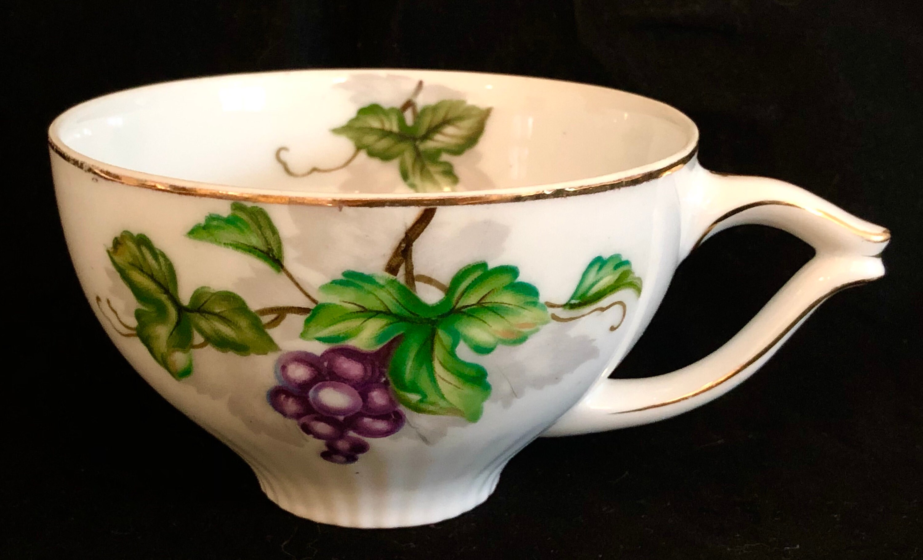 Vintage 1960s Gold China of Japan Tea Cup, Grapevine Leaves Vintage 1960s Gold China of Japan Tea Cup, Grapevine Leaves