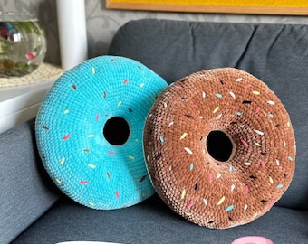 Donut pillows in PDF download, big donut pillows made of crochet, and pillows for home décor