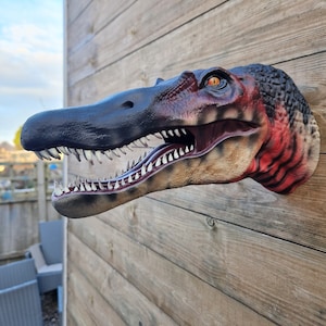 Spinosaurus airbrushed and painted Head Wall Art - Dinosaur - Wall Mount- 3D Printed - Custom colours Available, you can choose