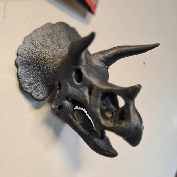 Triceratops skull Wall Art - Dinosaur - Wall Mount- 3D Printed - Multiple Colours Available