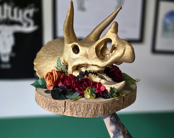 Triceratops skull wedding centre piece - top table - 3D Printed Art - gothic wedding - custom colours / flowers available