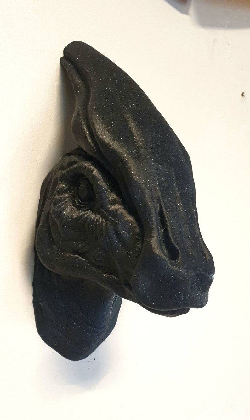 dinosaur crest on head