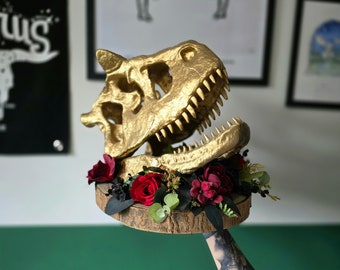 Carnotaurus skull wedding centre piece - top table - 3D Printed Art - gothic wedding - custom colours / flowers available