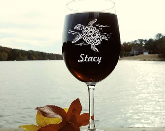 Engraved Turtle Wine Glass | Personalized Animal Wine Gift