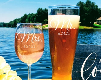 MR & MRS Wine Glass, Mr and Mrs beer Glass, Set(2) of custom engraved Wine,Beer Set. Anniversary Gift