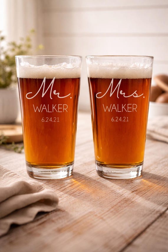 Personalized Mr Mrs Beer Glass Set, Custom Wedding Pint, Last Name Date Gift