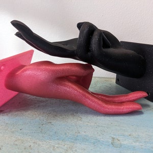 B&#39;s Fingers- lesbian art key hook, sapphic home decor