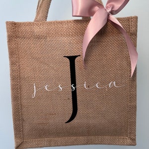 Personalized Jute Tote Gift Bag | Bridesmaid Burlap Tote Bags | Sustainable | Tote Bag | Wedding Gift Bag | Environmentally Friendly