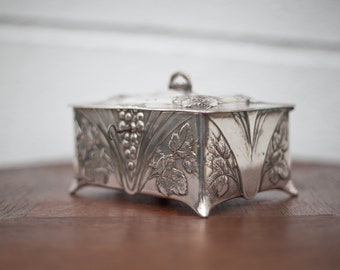 Currant jewelry box in silver metal, Gallia hallmark, Maison Christofle, vintage jewelry box, rare