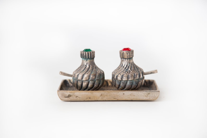 salt and pepper table art old saleron brass vintage salt and pepper vintage salt and pepper brass salt and pepper