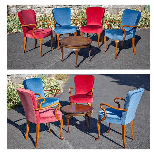 Fauteuils X 4 et une table basse Queen Anne fauteuils tissu bleu et rouge, fauteuil bridge, fauteuil bois vintage