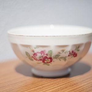 ceramic bowl, vintage bowl, pink flower pattern bowl, lunch bowl, kitchen, countryside, collection, bowl, 50&#39;s