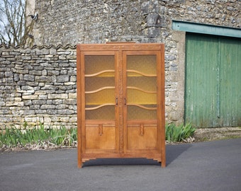 Armoire bois art déco avec vitre cathédrale, meuble de rangement bois, armoire vintage, déco