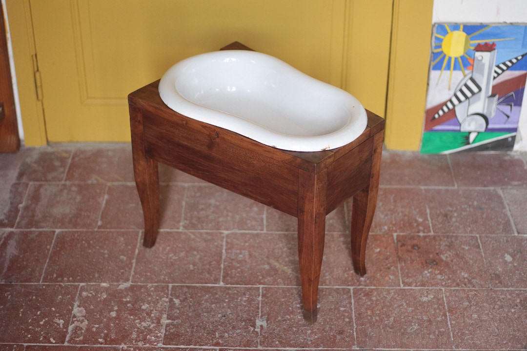 Bidet Bois Ancien Meuble De Toilette Ancien Porte plante Bois bidet-bois-ancien-meuble-de-toilette-ancien-porte-plante-bois