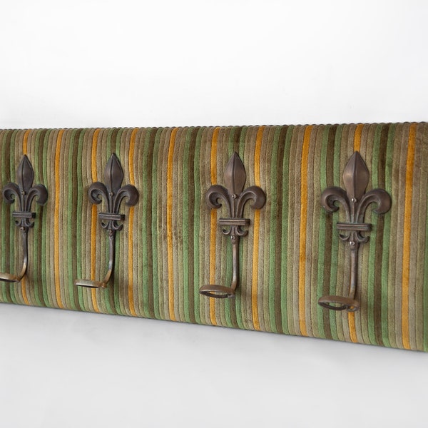 Porte-manteau vintage, Portugal,vestiaire velours,cintre,patères laiton,fleur de lys, hall d'entrée, lis brass,Wall Coat Rack, home decor