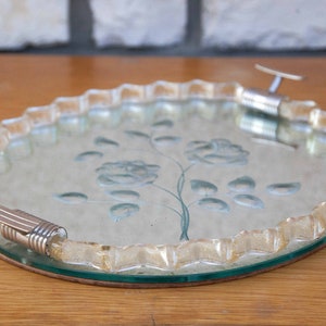 Murano tray engraved with flower patterns, gold glitter twisted glass, mirror tray, art deco handles, boudoir, art of glass, collection, 50's